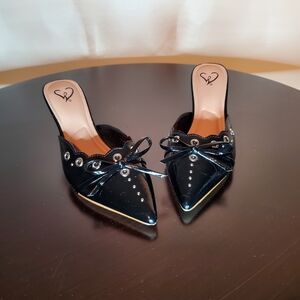 Windsor Sweetest Gift Black Pointed Toe Bow Stiletto Heels